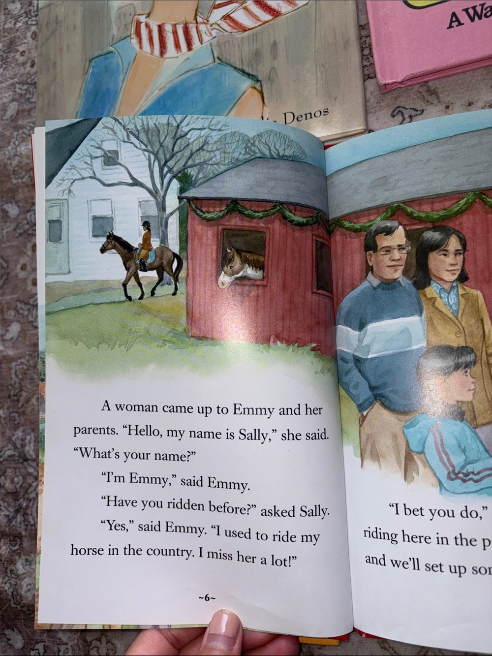 Bundle of 7 Children’s Books - Including Breyer Stablemates & More - Picture 7 of 8
